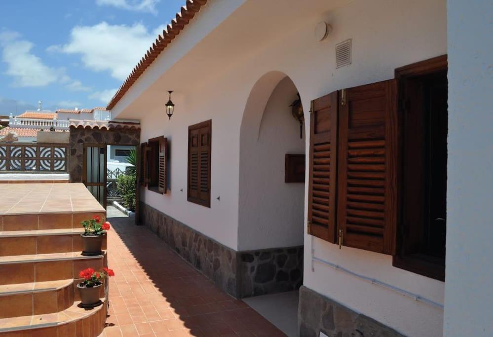 Los Cisnes Encantadora Casa Con Jardin Y Estudio Vista Al Mar El Médano Extérieur photo