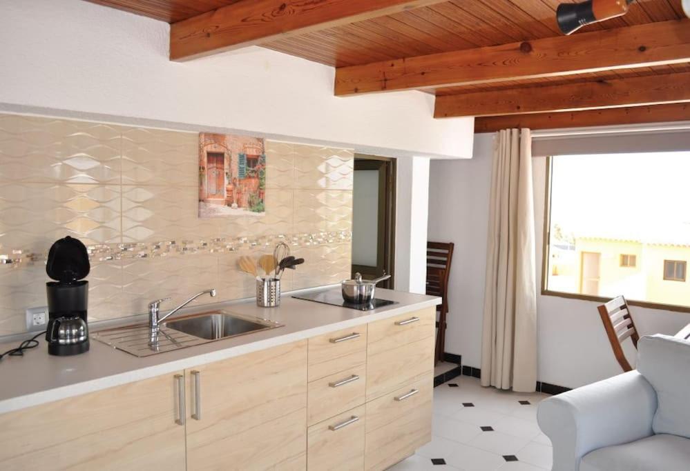 Los Cisnes Encantadora Casa Con Jardin Y Estudio Vista Al Mar El Médano Extérieur photo